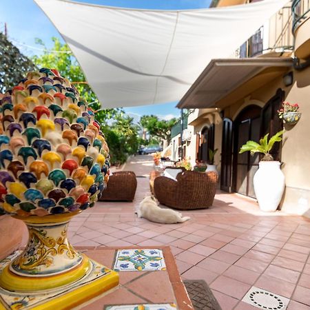 B&B Casa Augusto Luxury ซานเลโอเน ภายนอก รูปภาพ